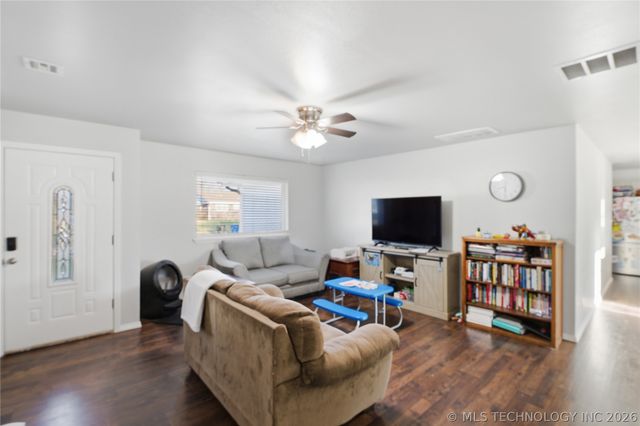 1109 N Hickory Place, Broken Arrow, OK 74012