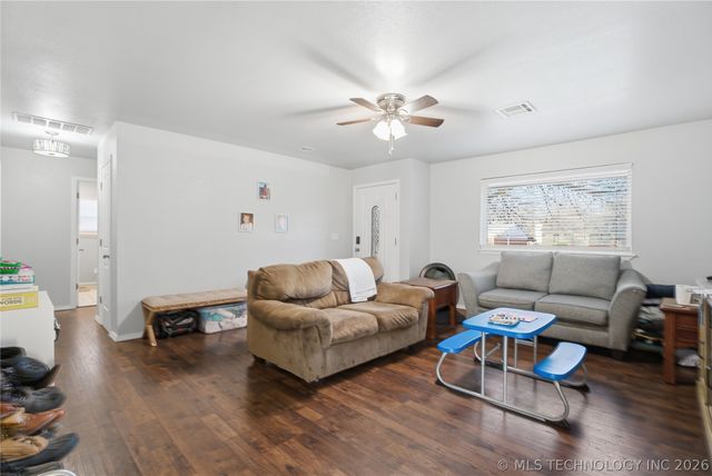 1109 N Hickory Place, Broken Arrow, OK 74012