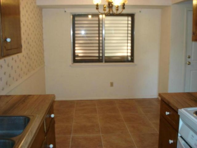 2222 Meadowgrove Dr, Corpus Christi, TX 78414