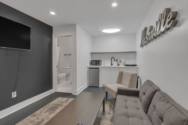 520 Weakley Ave, Nashville, TN 37207