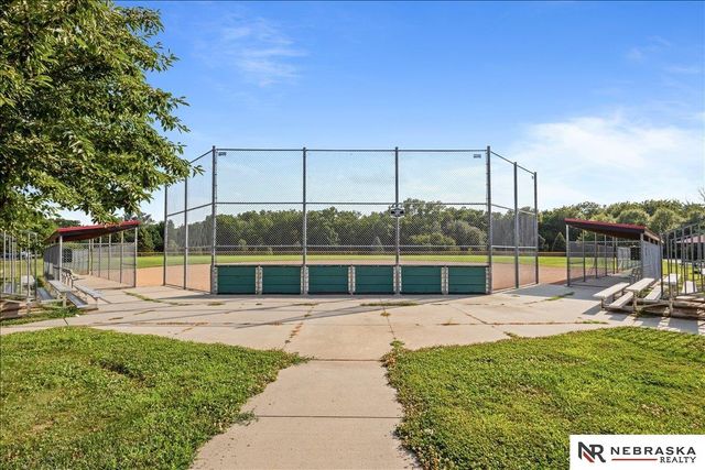 8414 Baker Street, Omaha, NE 68122