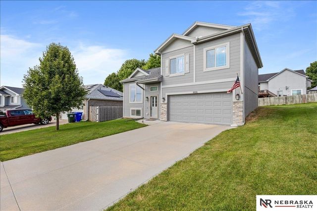 8414 Baker Street, Omaha, NE 68122