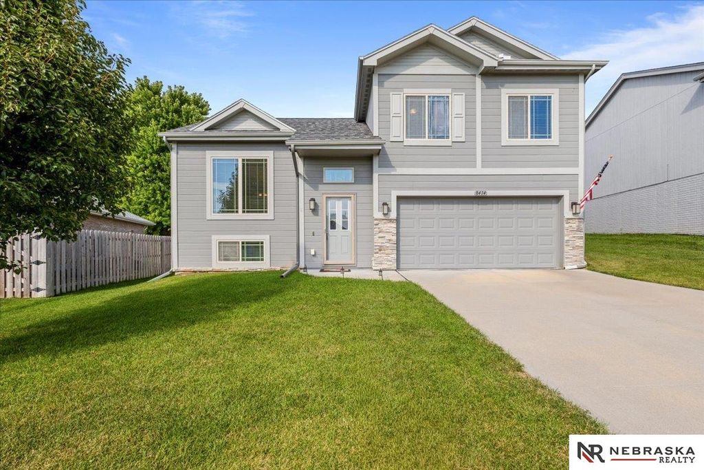 8414 Baker Street, Omaha, NE 68122