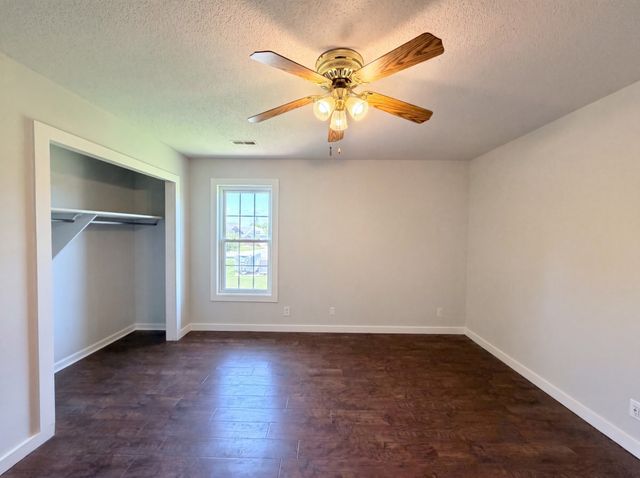 1117 Thornberry Dr, Clarksville, TN 37043