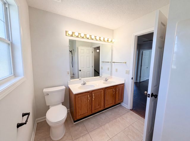1117 Thornberry Dr, Clarksville, TN 37043