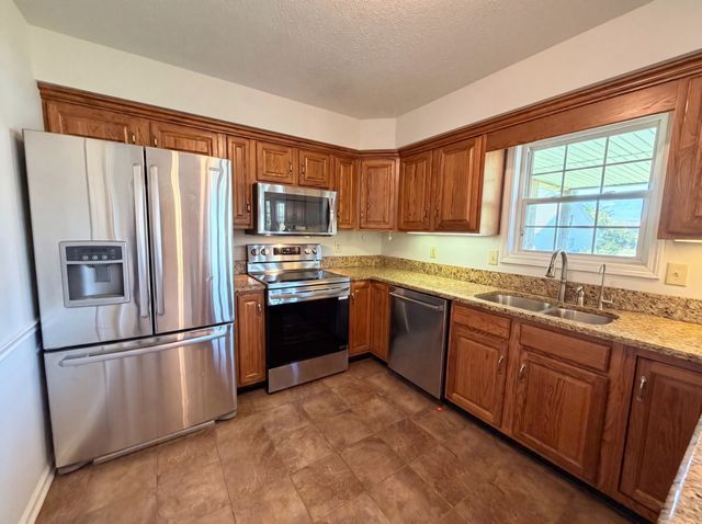 1117 Thornberry Dr, Clarksville, TN 37043