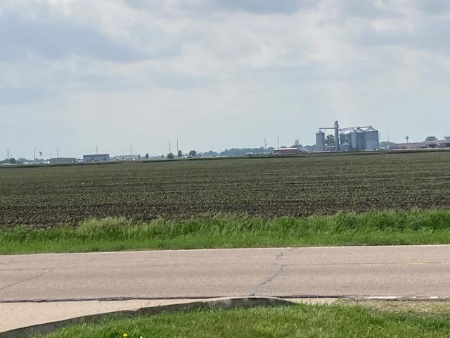 2927 Peoria Street, Peru, IL 61354