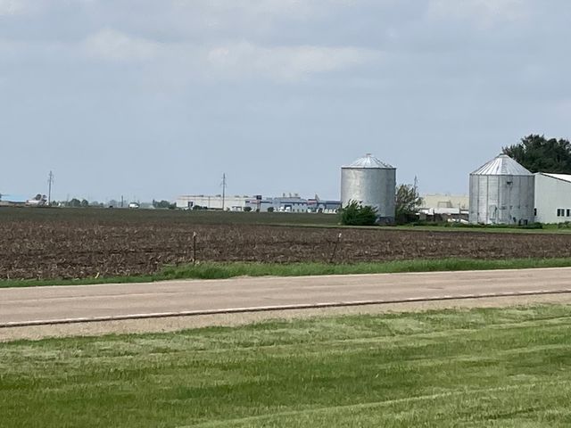 2927 Peoria Street, Peru, IL 61354