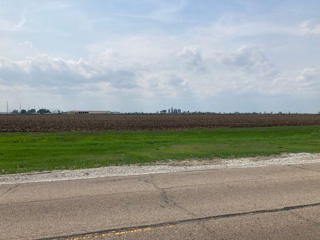 2927 Peoria Street, Peru, IL 61354