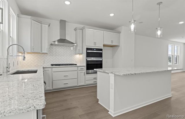 42905 Atwood Avenue, Novi, MI 48375