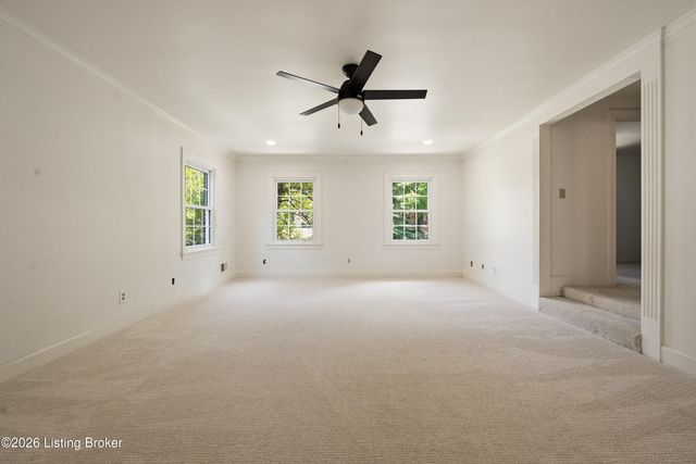 2108 Bainbridge Row Dr, Louisville, KY 40207