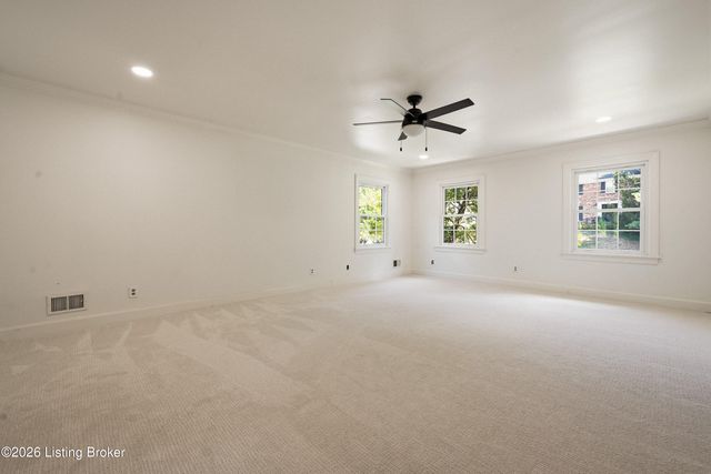 2108 Bainbridge Row Dr, Louisville, KY 40207