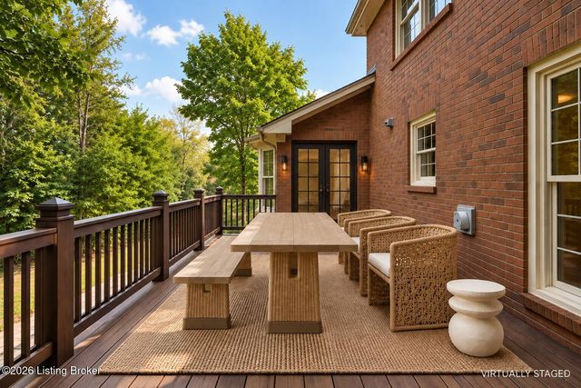 2108 Bainbridge Row Dr, Louisville, KY 40207