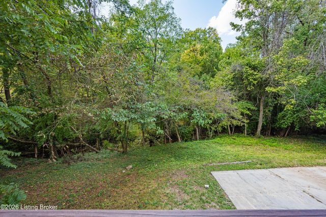 2108 Bainbridge Row Dr, Louisville, KY 40207