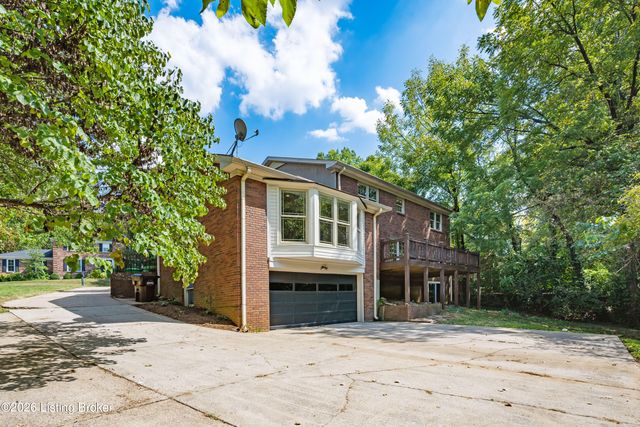2108 Bainbridge Row Dr, Louisville, KY 40207