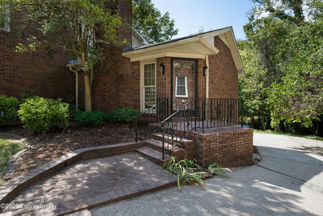 2108 Bainbridge Row Dr, Louisville, KY 40207