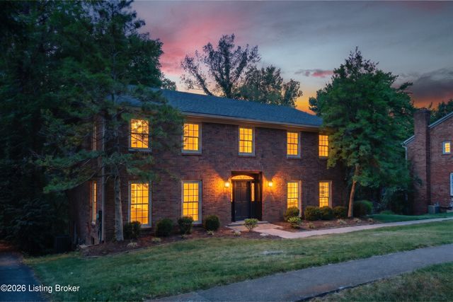2108 Bainbridge Row Dr, Louisville, KY 40207
