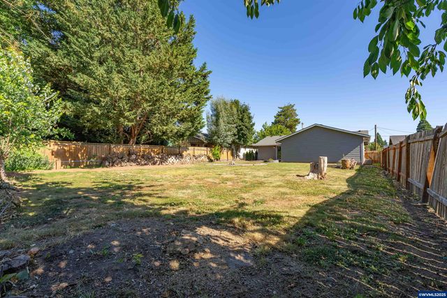 4738 Indiana Av NE, Salem, OR 97305