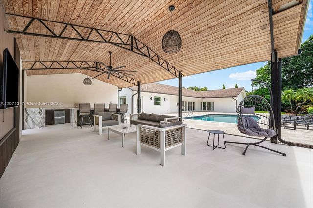 13900 Mustang Trail, Southwest Ranches, FL 33330