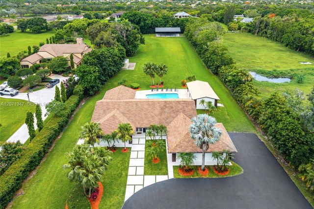13900 Mustang Trail, Southwest Ranches, FL 33330