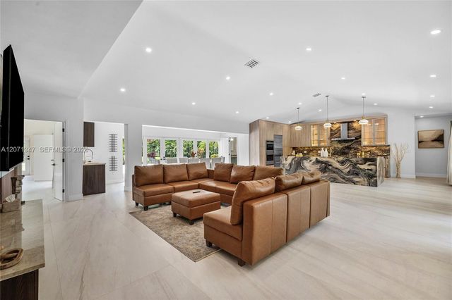13900 Mustang Trail, Southwest Ranches, FL 33330