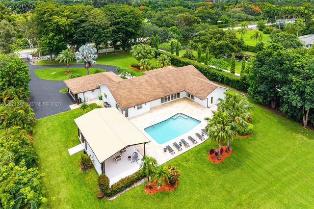 13900 Mustang Trail, Southwest Ranches, FL 33330