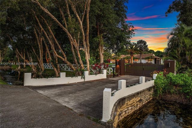 13900 Mustang Trail, Southwest Ranches, FL 33330