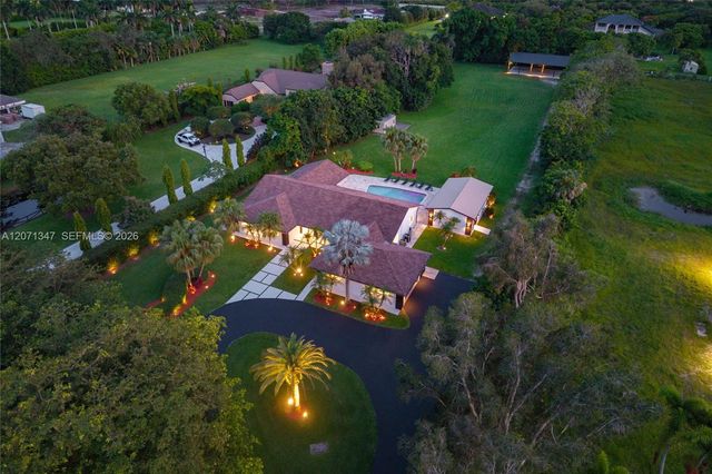 13900 Mustang Trail, Southwest Ranches, FL 33330