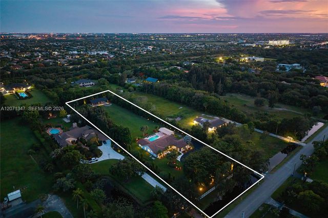 13900 Mustang Trail, Southwest Ranches, FL 33330