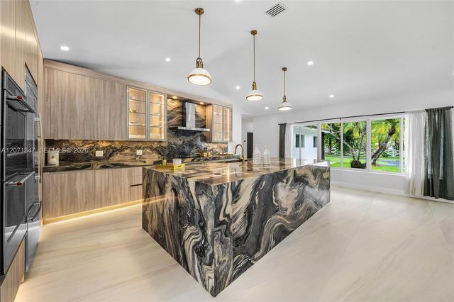 13900 Mustang Trail, Southwest Ranches, FL 33330