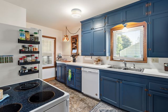 8555 Franklin Avenue, Clive, IA 50325