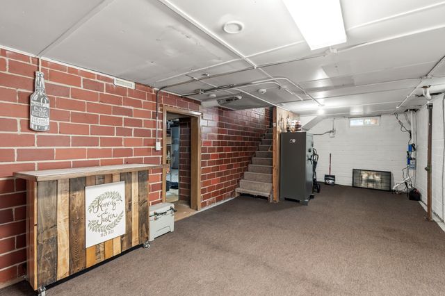 8555 Franklin Avenue, Clive, IA 50325