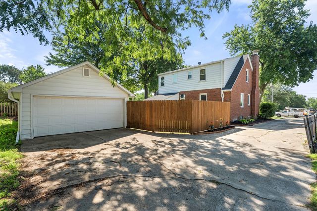8555 Franklin Avenue, Clive, IA 50325