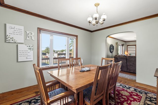 8555 Franklin Avenue, Clive, IA 50325