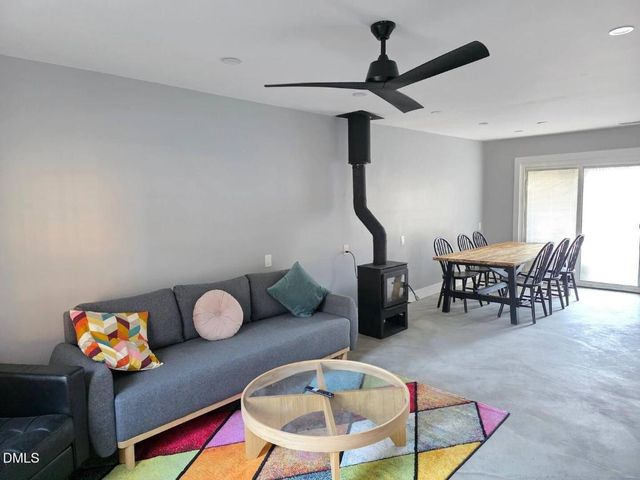 114 Chaucer Court, Carrboro, NC 27510