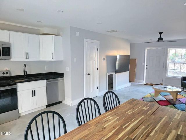 114 Chaucer Court, Carrboro, NC 27510