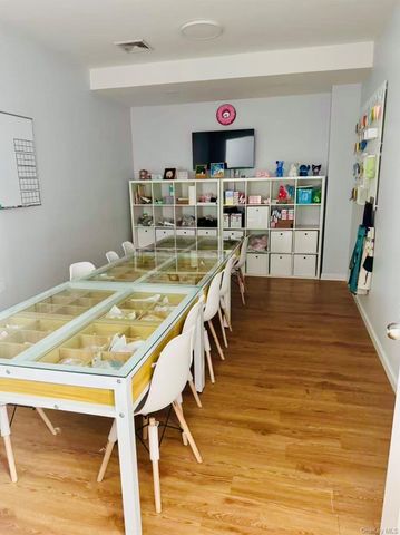 25-32 168th Street 2nd FL, Flushing, NY 11358