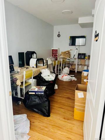 25-32 168th Street 2nd FL, Flushing, NY 11358