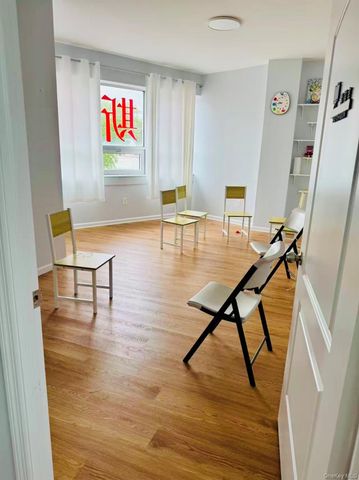 25-32 168th Street 2nd FL, Flushing, NY 11358