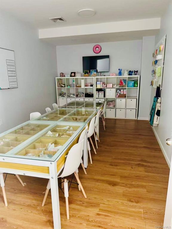25-32 168th Street 2nd FL, Flushing, NY 11358 — photo 3