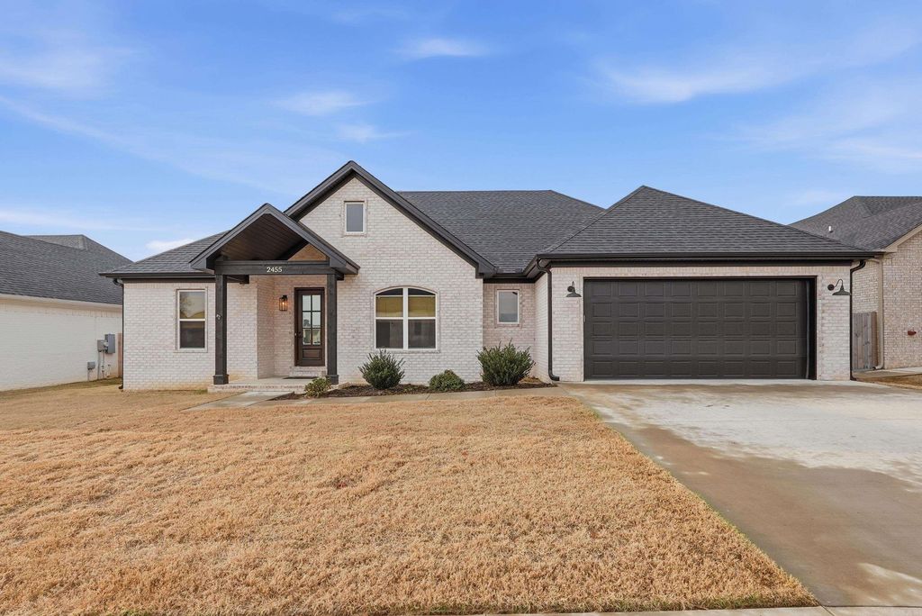 2455 WILMINGTON DR, Conway, AR 72034