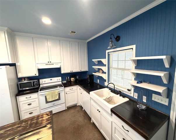 2302 Belaire DR, Granite Shoals, TX 78654