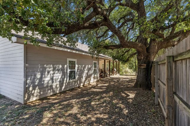 2302 Belaire DR, Granite Shoals, TX 78654