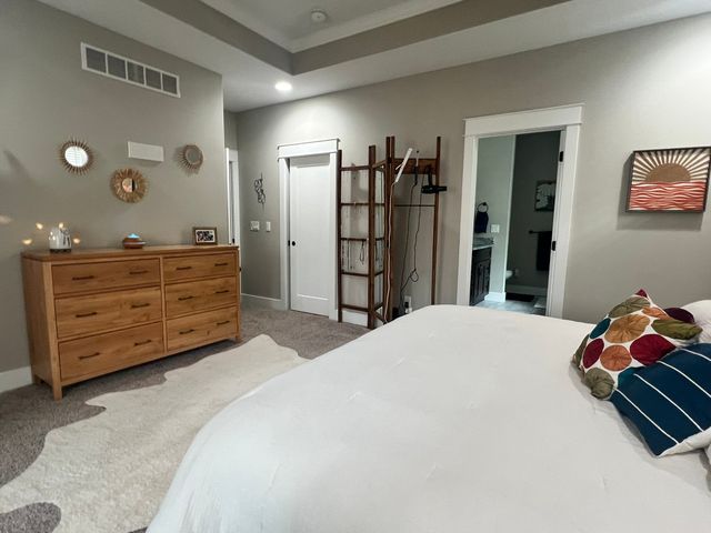 4715 Wisconsin Avenue, Des Moines, IA 50317