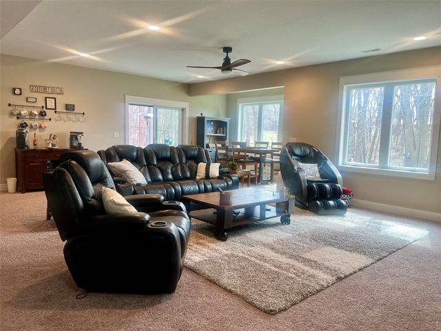 4715 Wisconsin Avenue, Des Moines, IA 50317