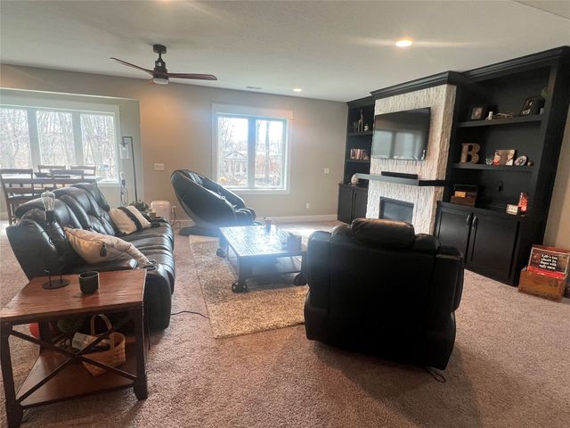 4715 Wisconsin Avenue, Des Moines, IA 50317