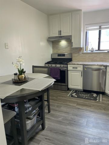202 N Oaks Boulevard N, North Brunswick, NJ 08902