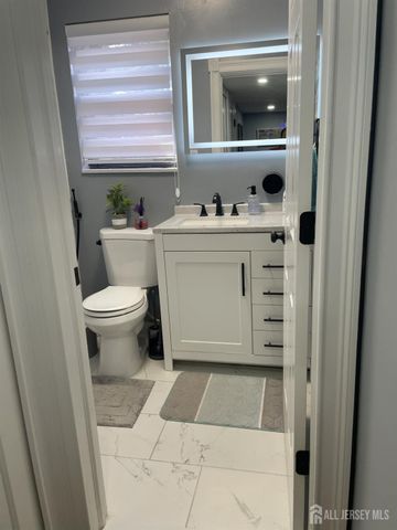 202 N Oaks Boulevard N, North Brunswick, NJ 08902