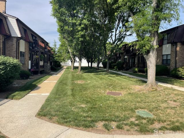 202 N Oaks Boulevard N, North Brunswick, NJ 08902
