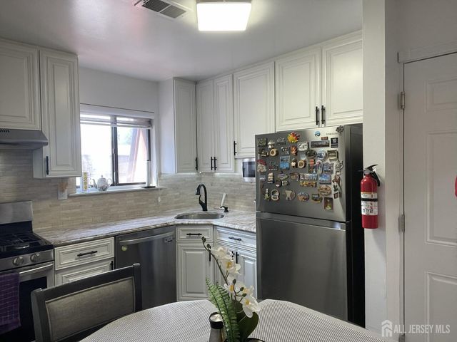 202 N Oaks Boulevard N, North Brunswick, NJ 08902